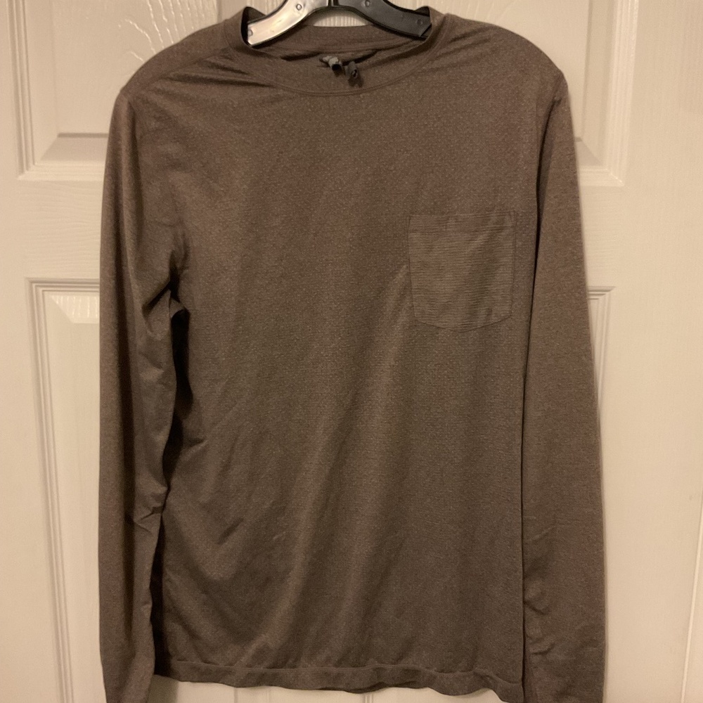Men’s Vuori Long Sleeve TradeWinds Performance Tee